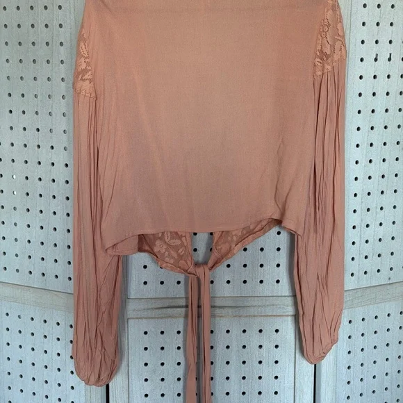 Gimmicks by BKE Peach Lace Blouse - Picture 6 of 7